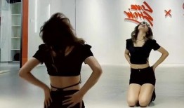 吻女团最新动态爆料,神秘恋情曝光，粉丝热议不已！”